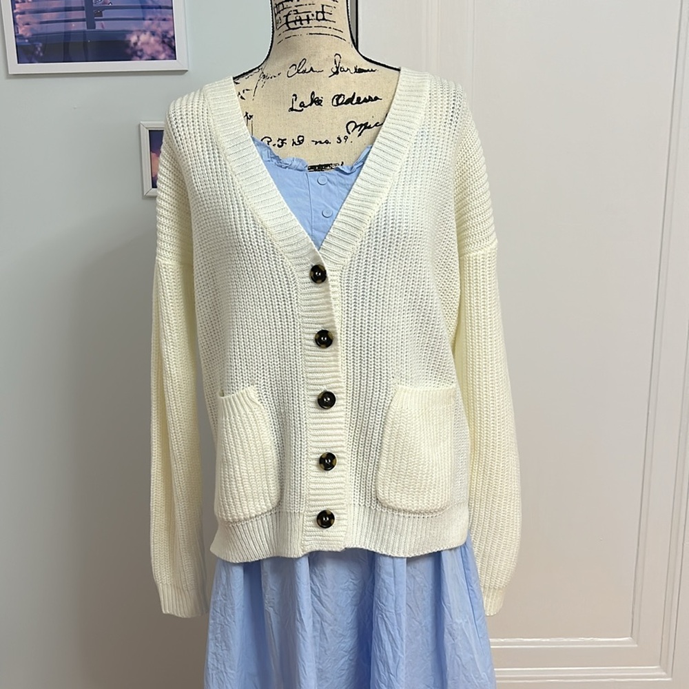 White Knit Cardigan with Pockets